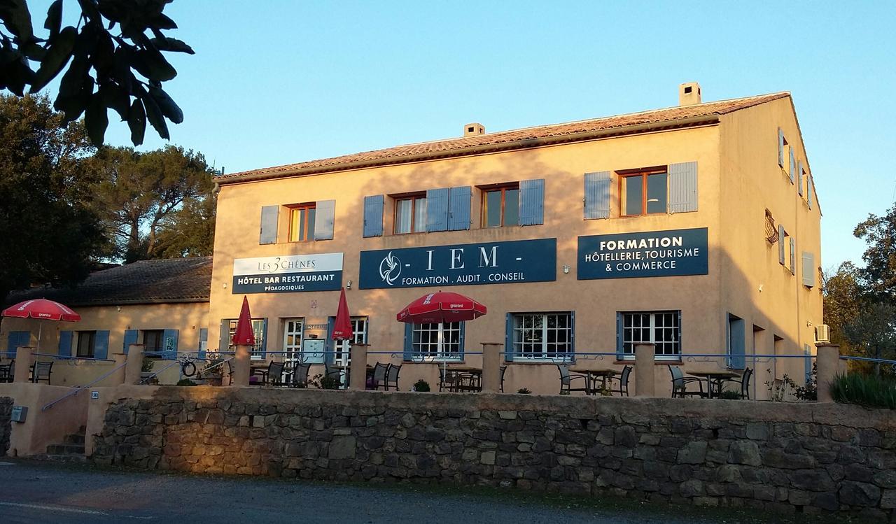 Hotel Restaurant Les 3 Chenes Fréjus Eksteriør billede