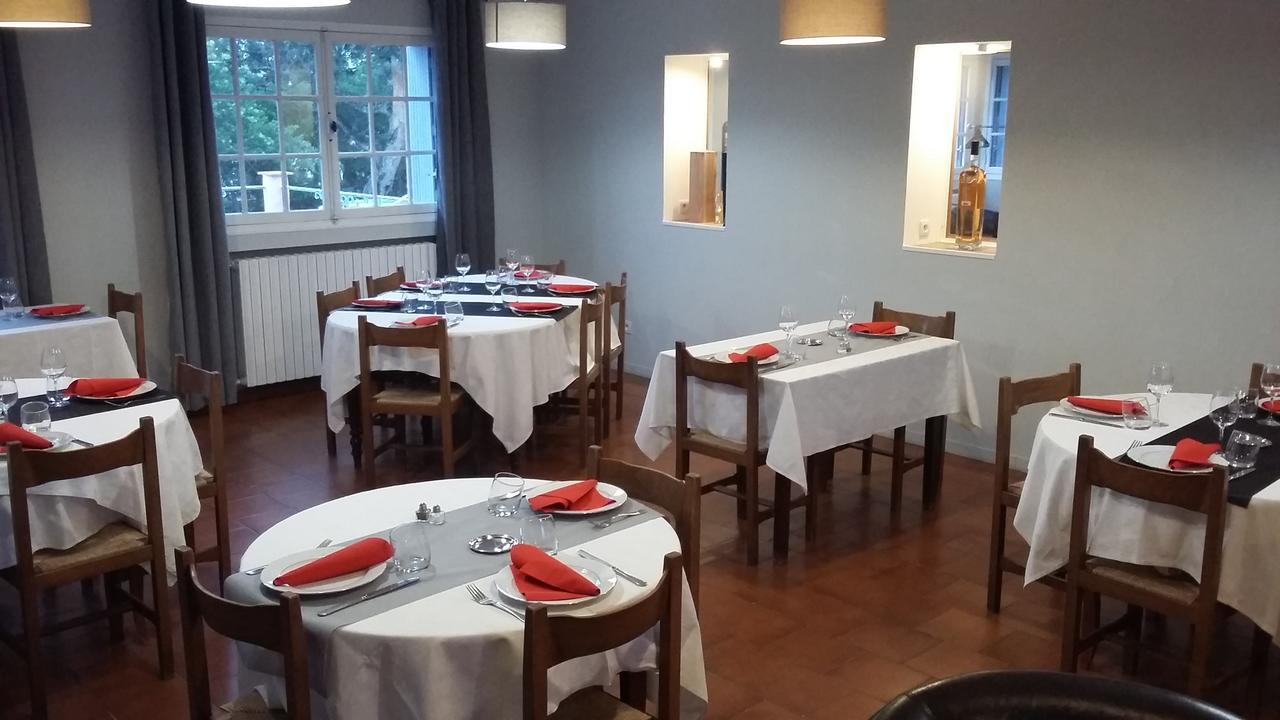 Hotel Restaurant Les 3 Chenes Fréjus Eksteriør billede