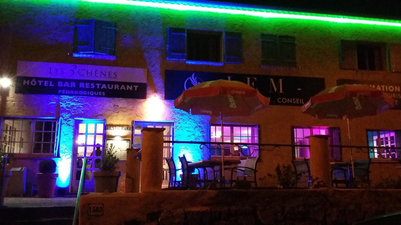 Hotel Restaurant Les 3 Chenes Fréjus Eksteriør billede