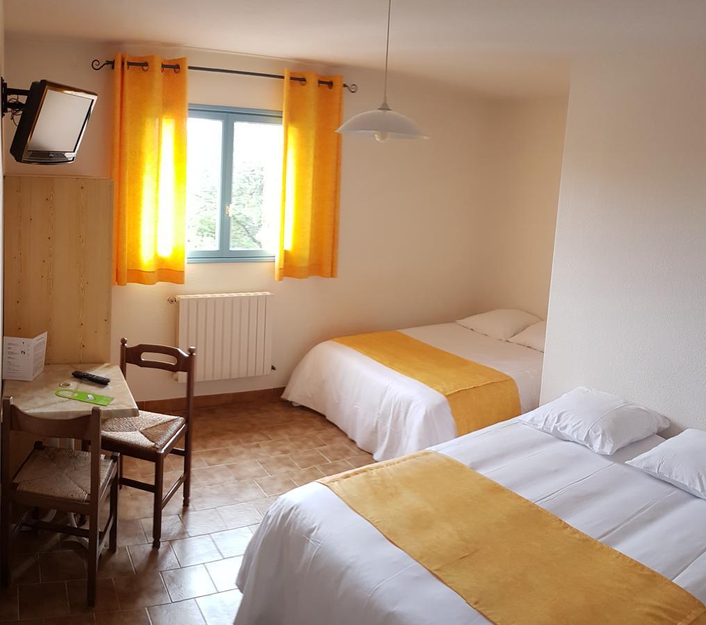Hotel Restaurant Les 3 Chenes Fréjus Eksteriør billede