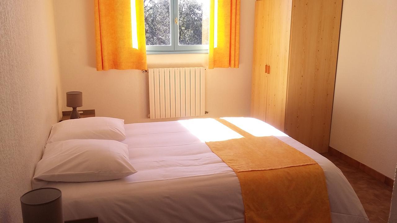 Hotel Restaurant Les 3 Chenes Fréjus Eksteriør billede