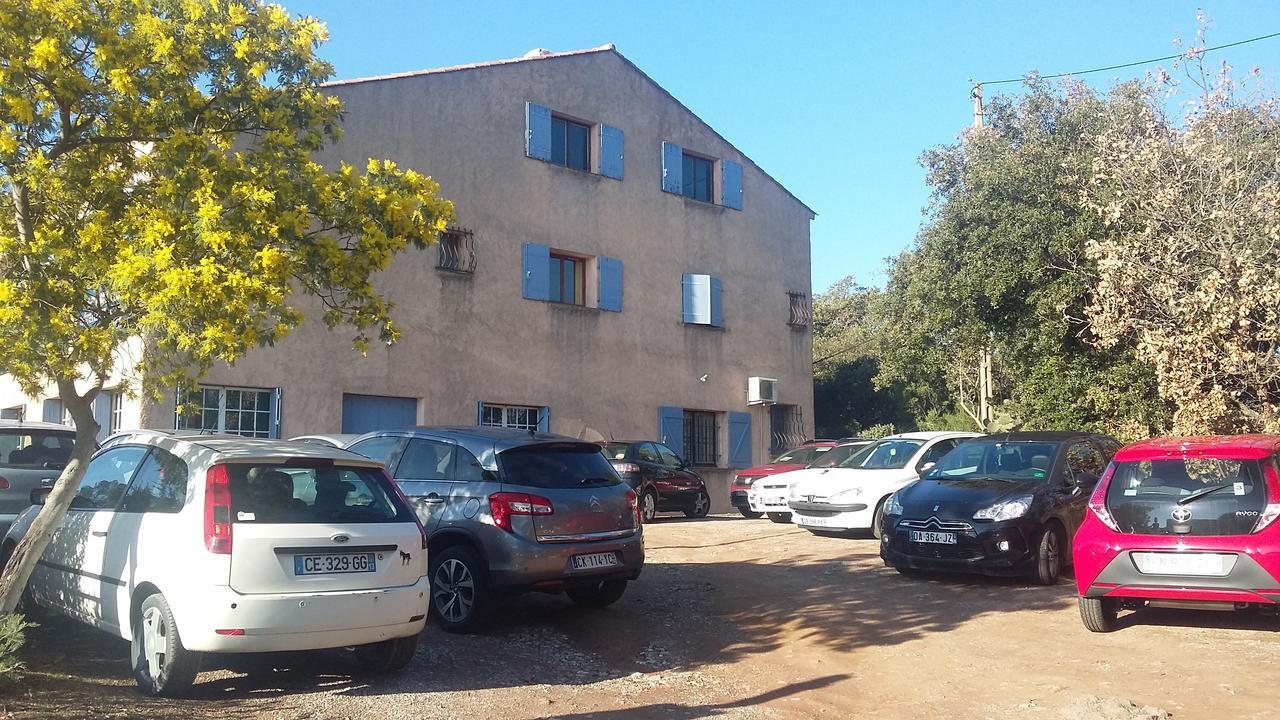 Hotel Restaurant Les 3 Chenes Fréjus Eksteriør billede