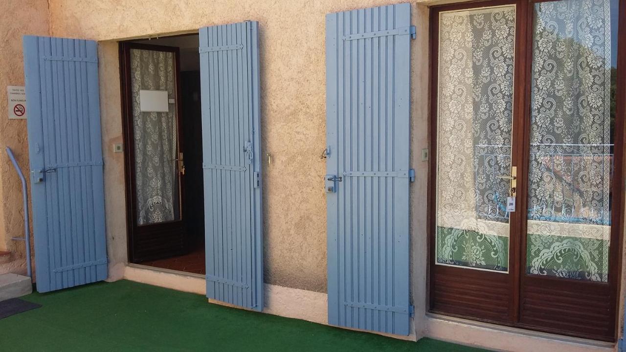 Hotel Restaurant Les 3 Chenes Fréjus Eksteriør billede